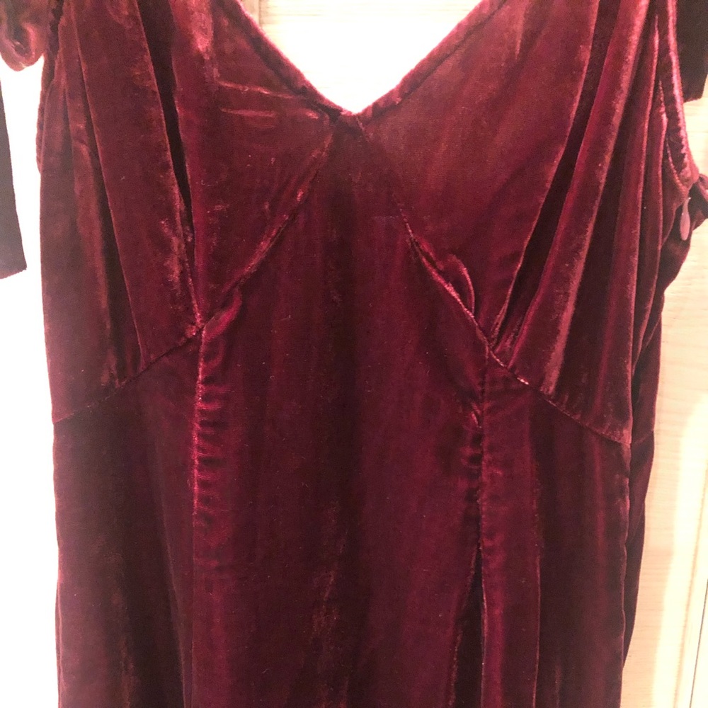 Privacy Please Jupiter Dress in Wine - Picture 4 of 12